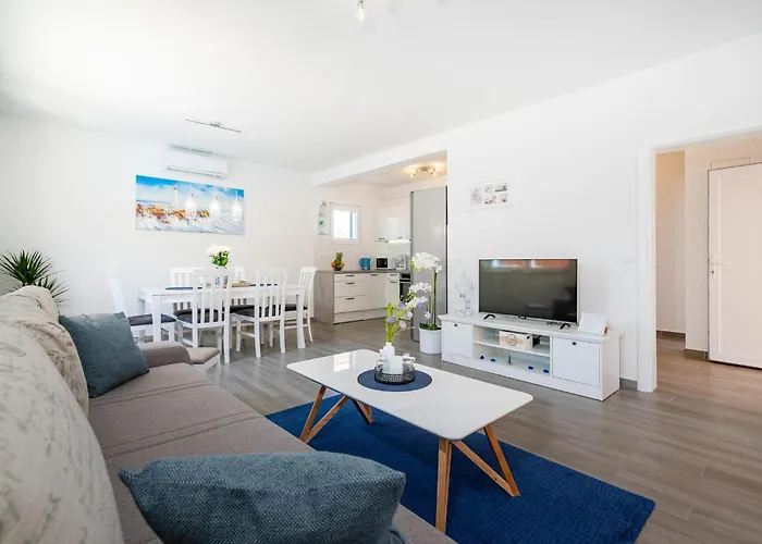 Hébergement de vacances 2 Bedroom Awesome In *