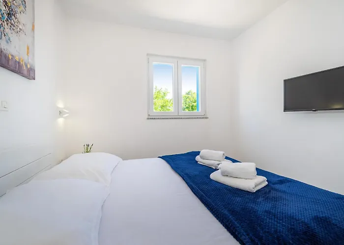 2 Bedroom Awesome In Maslenica