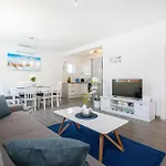 Dom wakacyjny 2 Bedroom Awesome In *