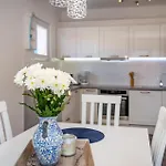 2 Bedroom Awesome In Dom wakacyjny Maslenica