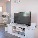 2 Bedroom Awesome In