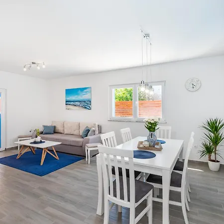 2 Bedroom Awesome In Dom wakacyjny *