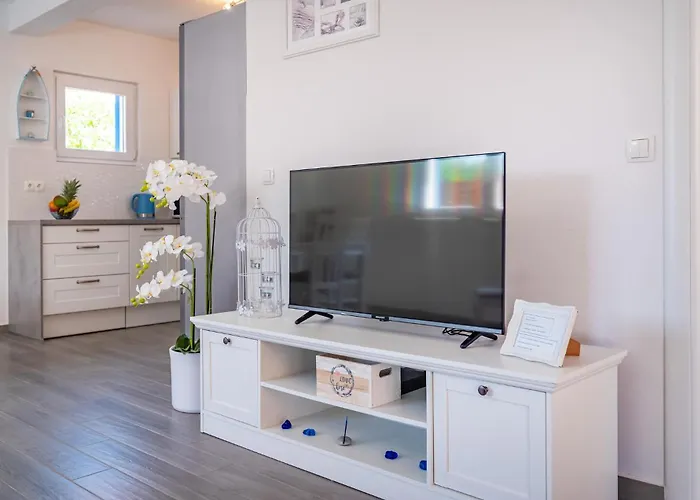 2 Bedroom Awesome In